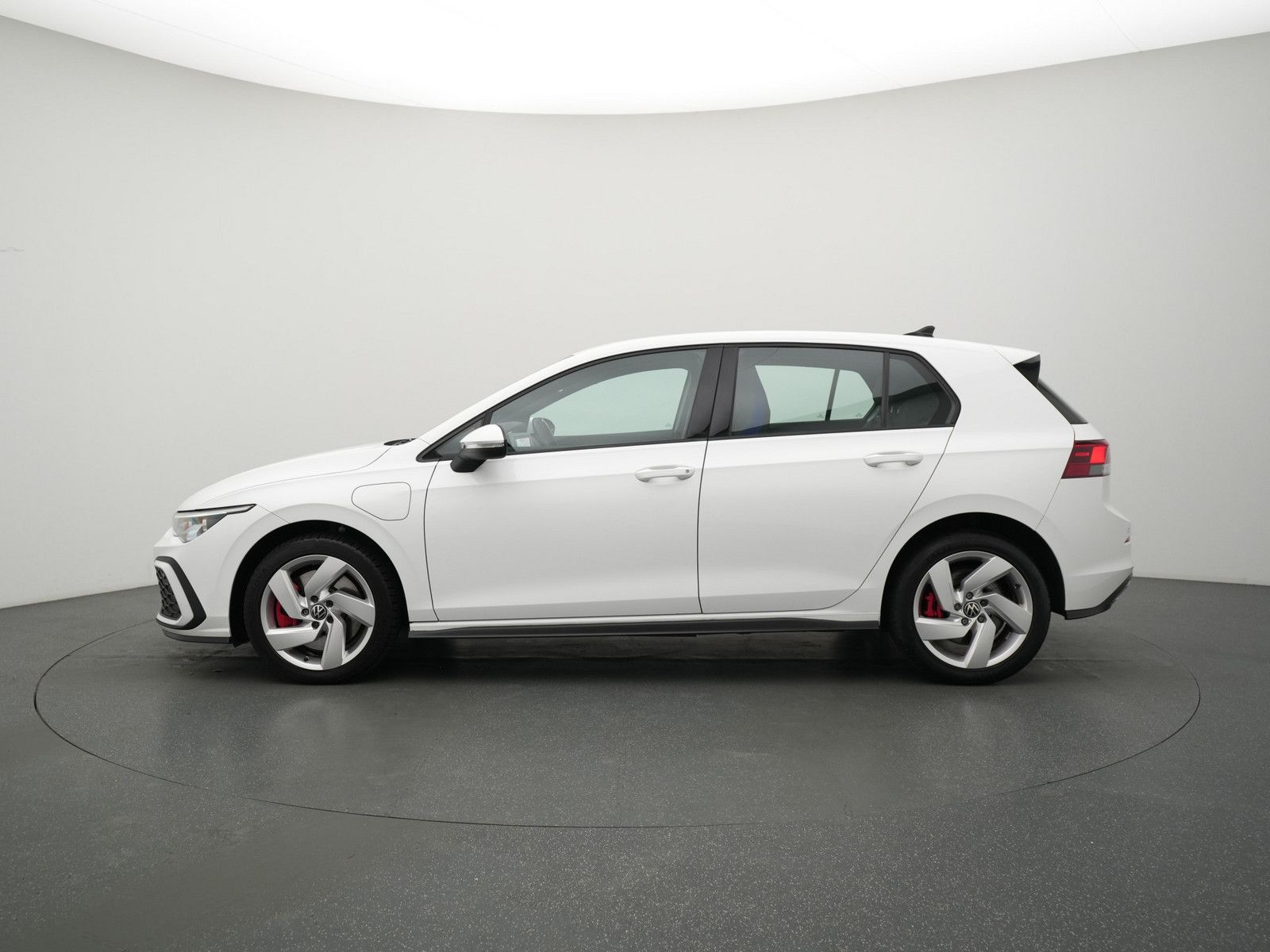 Volkswagen Golf VIII GTE NAVI SHZ LED PDC CARPLAY foto 16