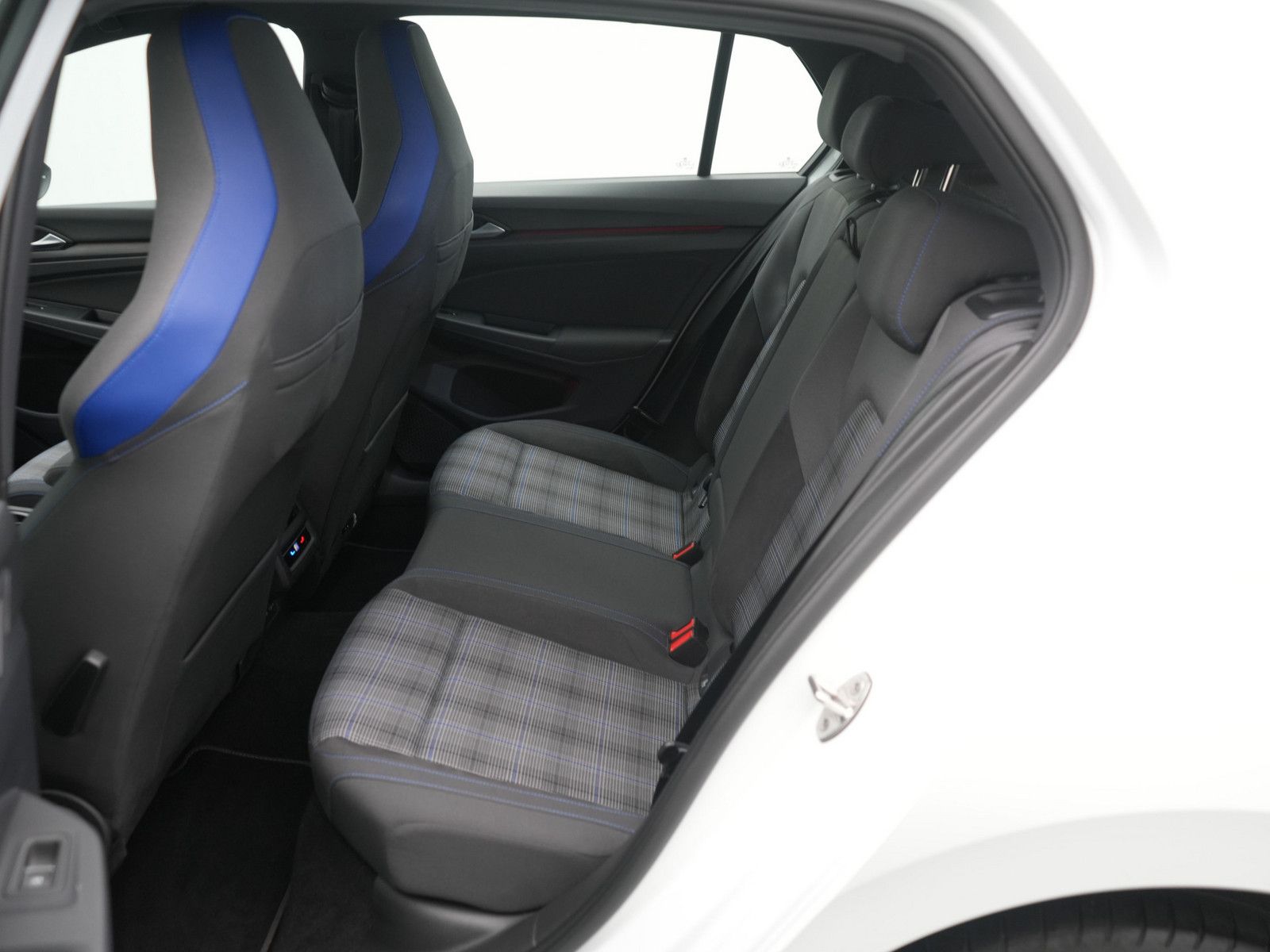 Volkswagen Golf VIII GTE NAVI SHZ LED PDC CARPLAY foto 9