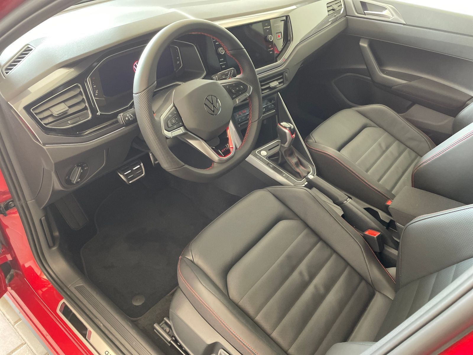 Volkswagen Polo GTI 2.0 l TSI 152 kW DSG*KESSY*LEDER*NAVI foto 7