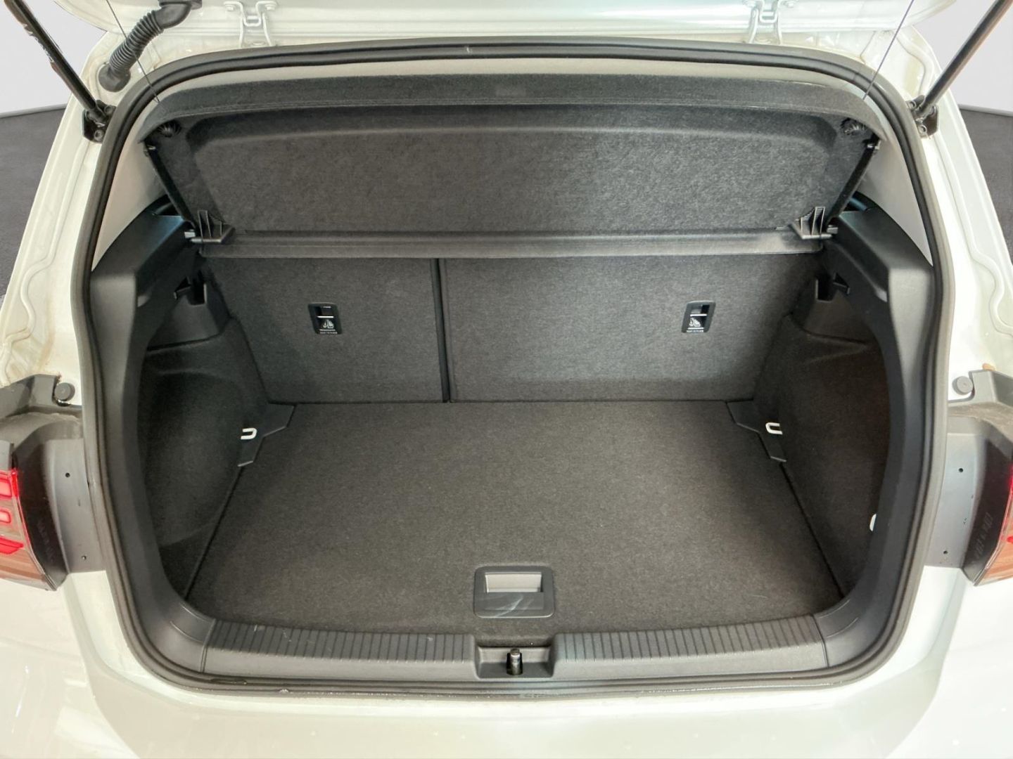 Volkswagen T-Cross 1.0 TSI Life ACC AHK LED Navigation foto 18