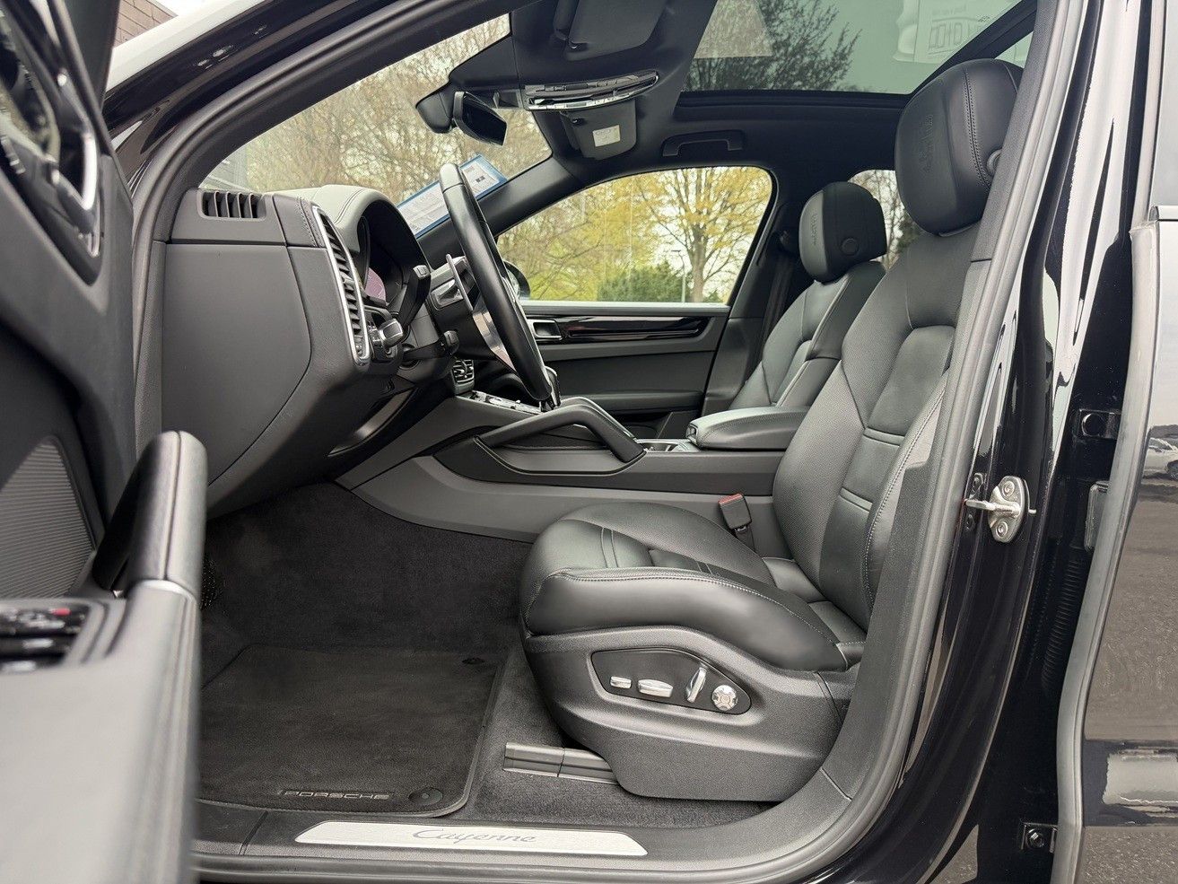 Porsche Cayenne E-Hybrid Inno/Pano/Luft/AHK/Massage/22 foto 11