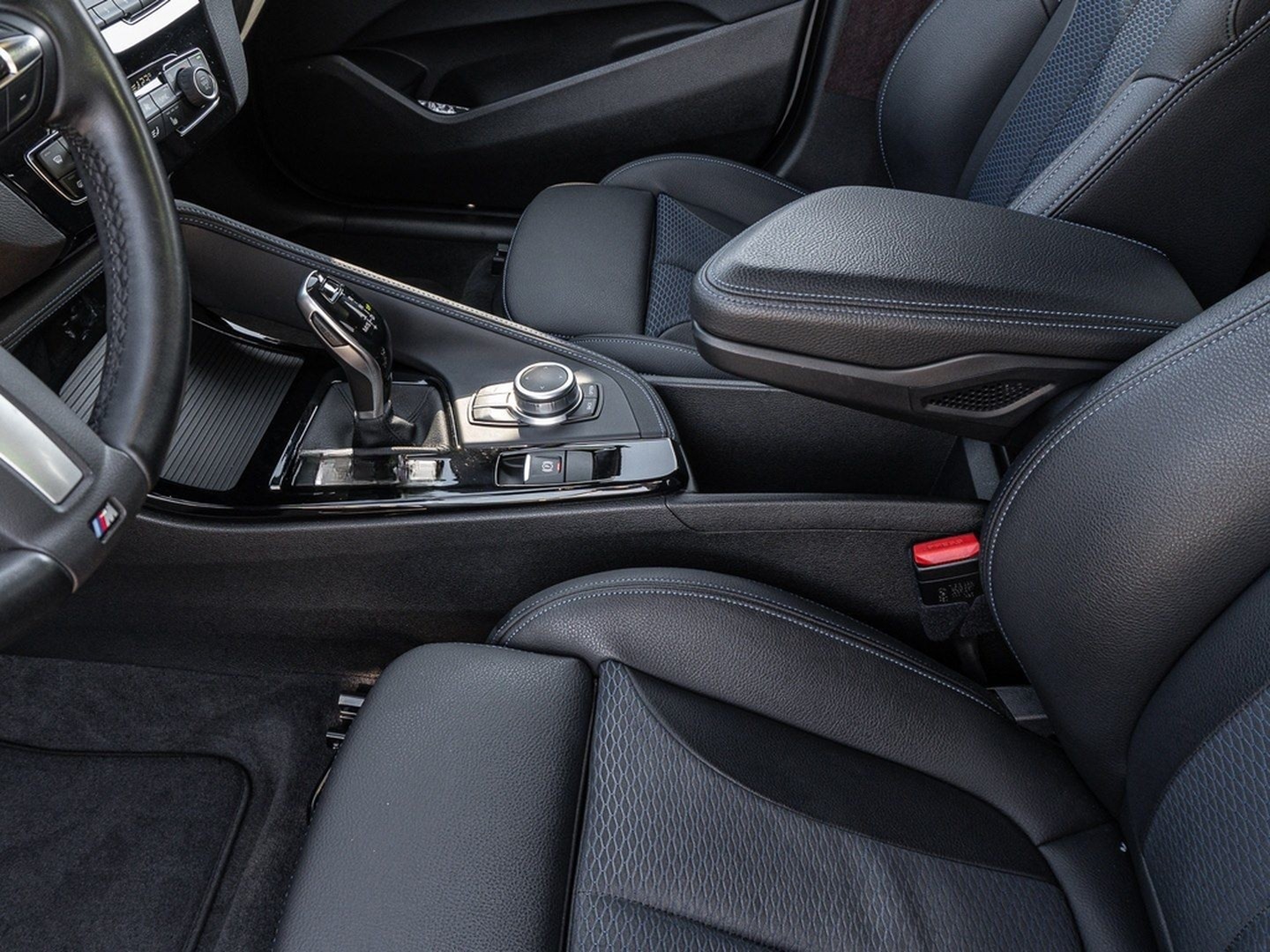 BMW X2 M35i Pano, Rückfahrkamera, PDC, Sitzheizung foto 14