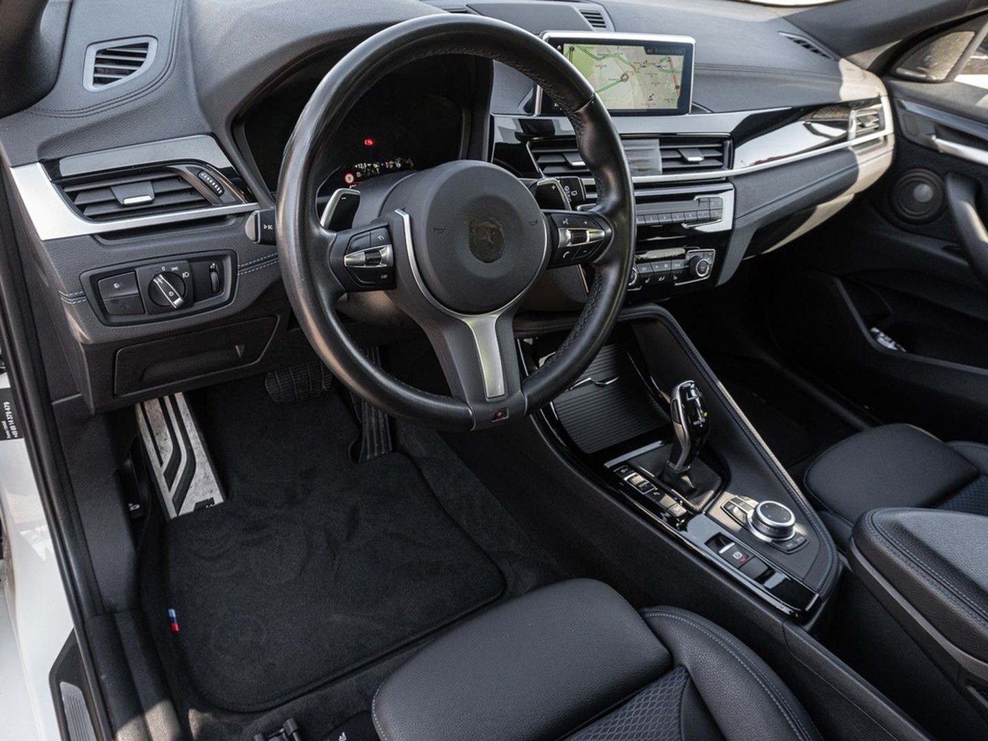 BMW X2 M35i Pano, Rückfahrkamera, PDC, Sitzheizung foto 8
