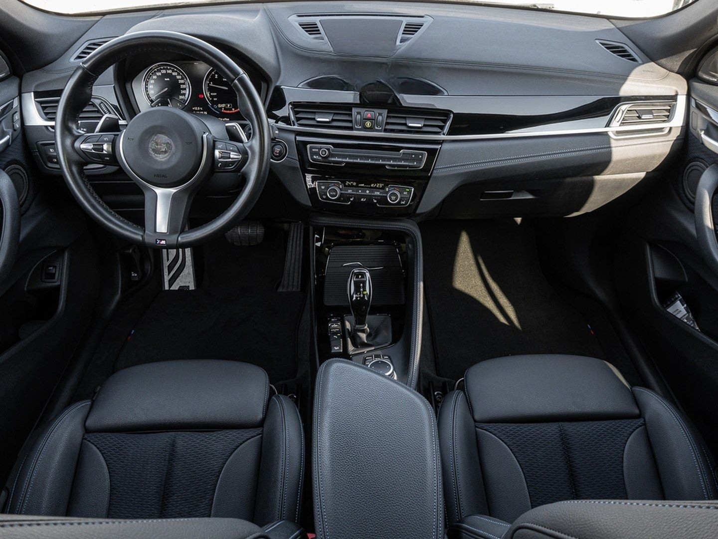 BMW X2 M35i Pano, Rückfahrkamera, PDC, Sitzheizung foto 9
