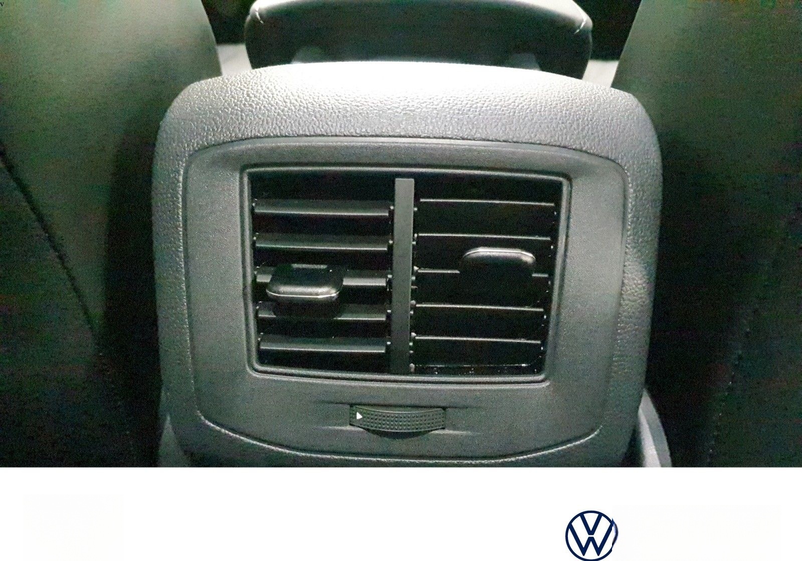 Volkswagen T-Roc Life GOAL 1.5 TSI DSG LED+RearView+STANDHZ foto 16