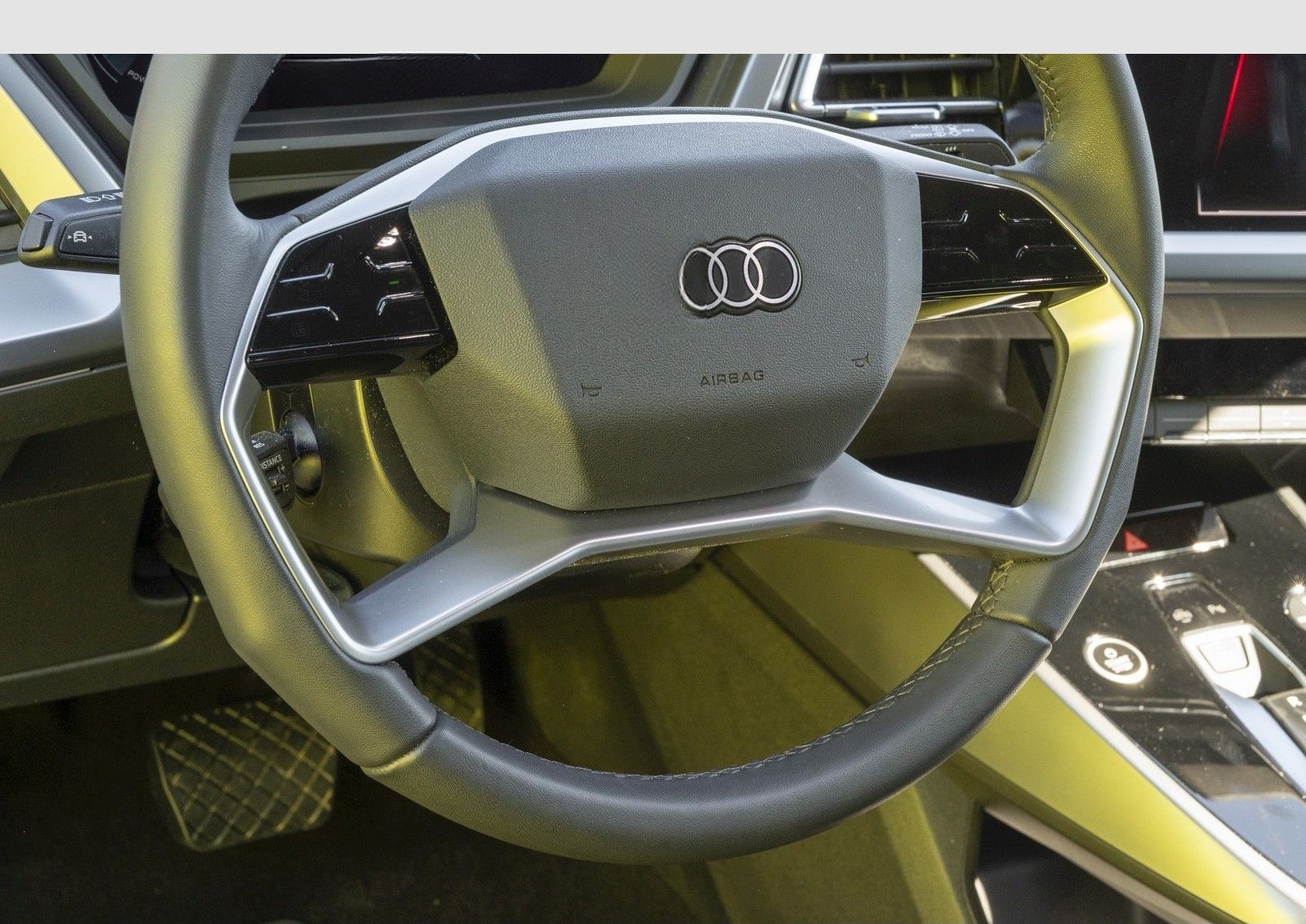 Audi Q4 45 e-tron AHK,PDC,LED foto 16