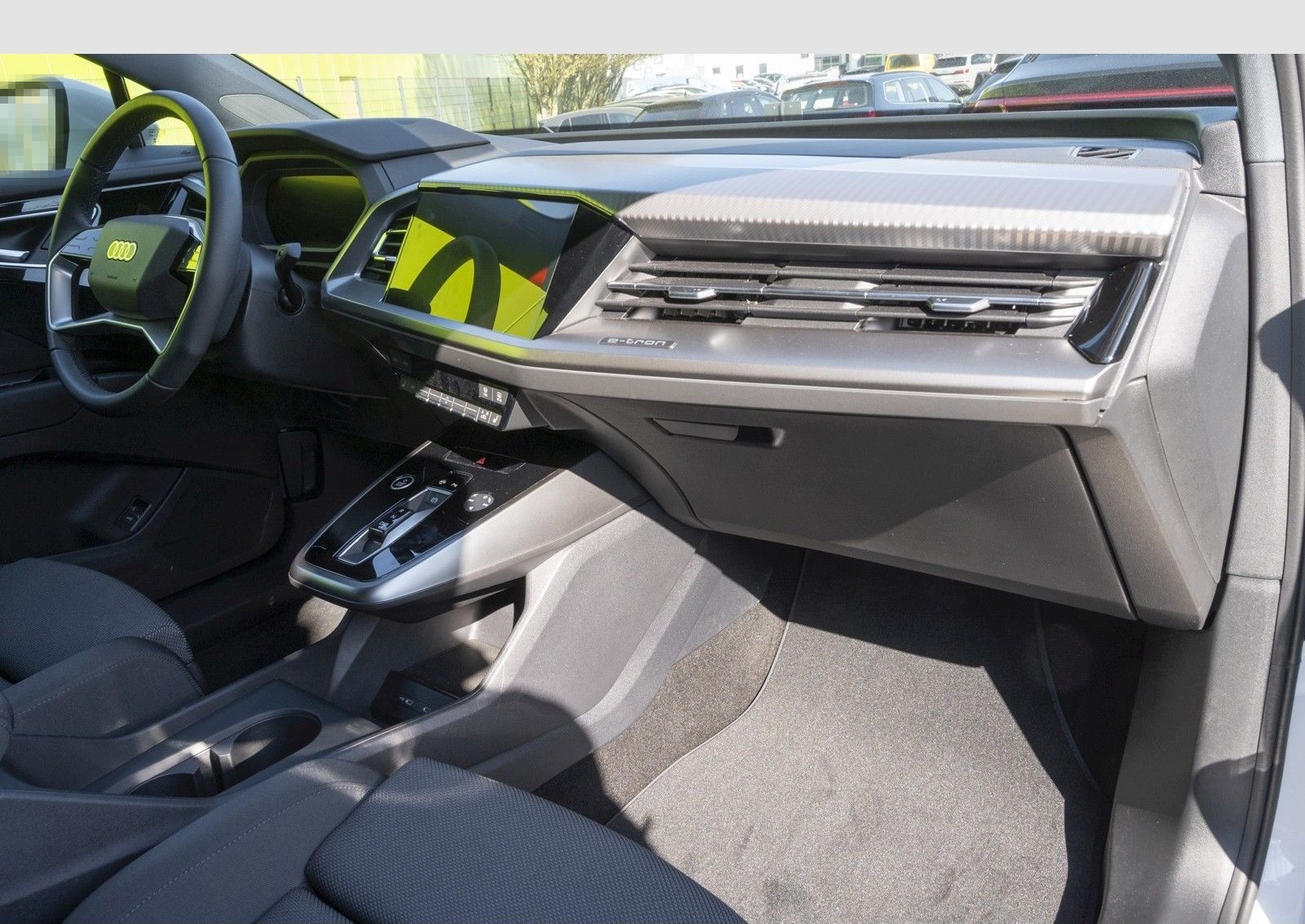 Audi Q4 45 e-tron AHK,PDC,LED foto 8