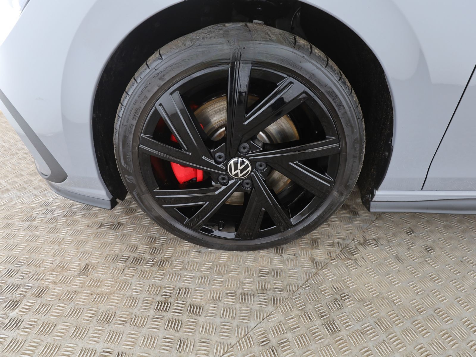 Volkswagen Golf VIII 2.0 TSI GTI Pano+Matrix+RFK+Navi+Apple foto 22
