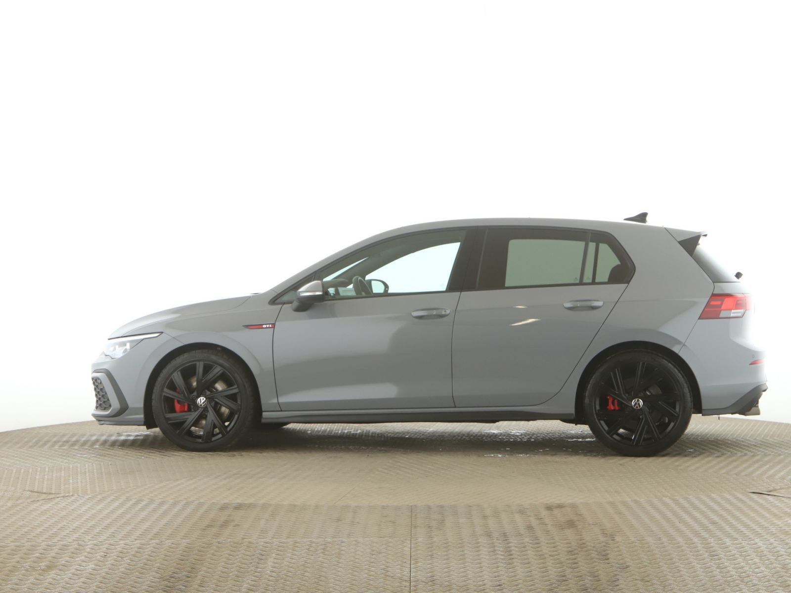 Volkswagen Golf VIII 2.0 TSI GTI Pano+Matrix+RFK+Navi+Apple foto 5