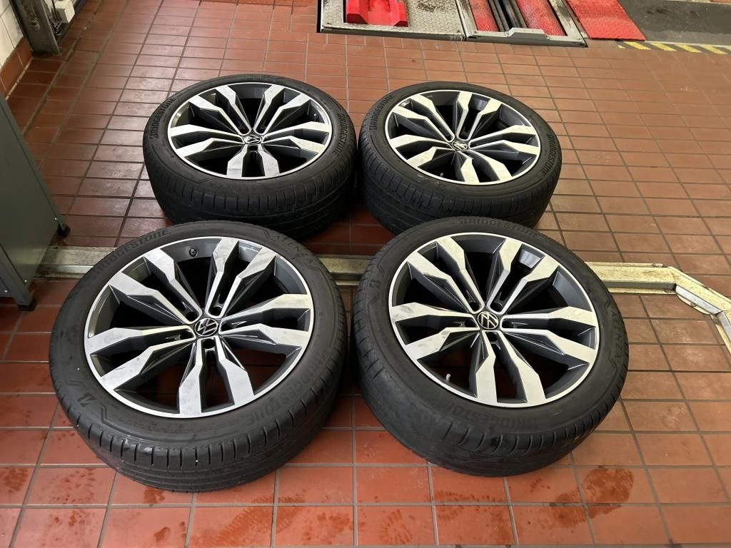 Volkswagen Touareg 3.0 TDI 4Motion R-Line BlackStyle foto 4
