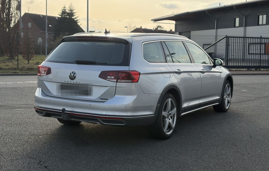 Volkswagen Passat Variant 2.0 TDI SCR DSG 4Motion Alltrack foto 4