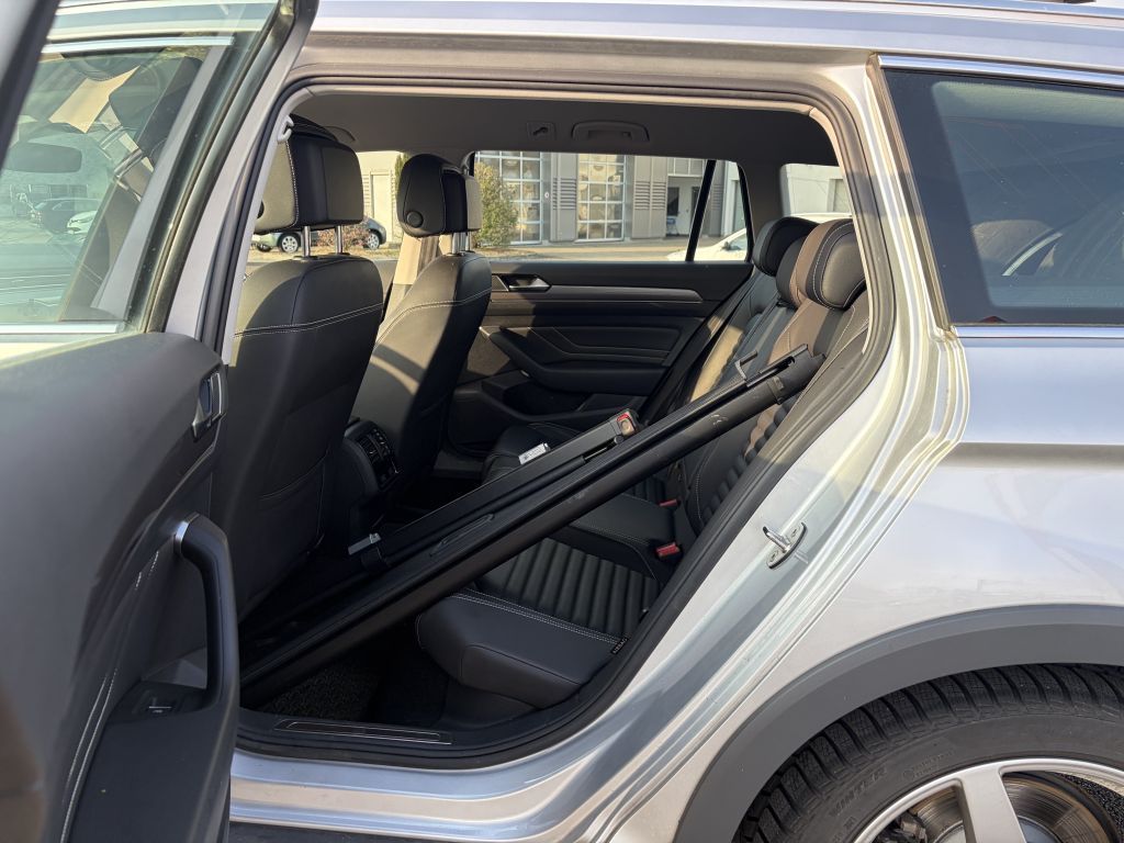 Volkswagen Passat Variant 2.0 TDI SCR DSG 4Motion Alltrack foto 8