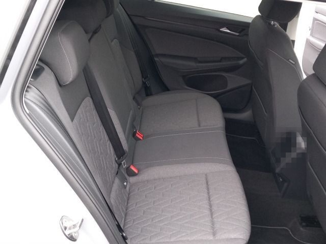 Volkswagen Golf VIII Variant Life 1.5 eTSI 85kW 7-Gang DSG foto 17