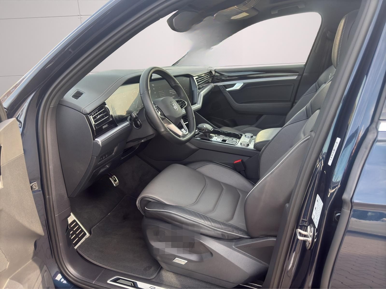 Volkswagen Touareg 3.0 V6 TDI DSG R-LINE 4x4*ST.HZG*PANO*36 foto 6