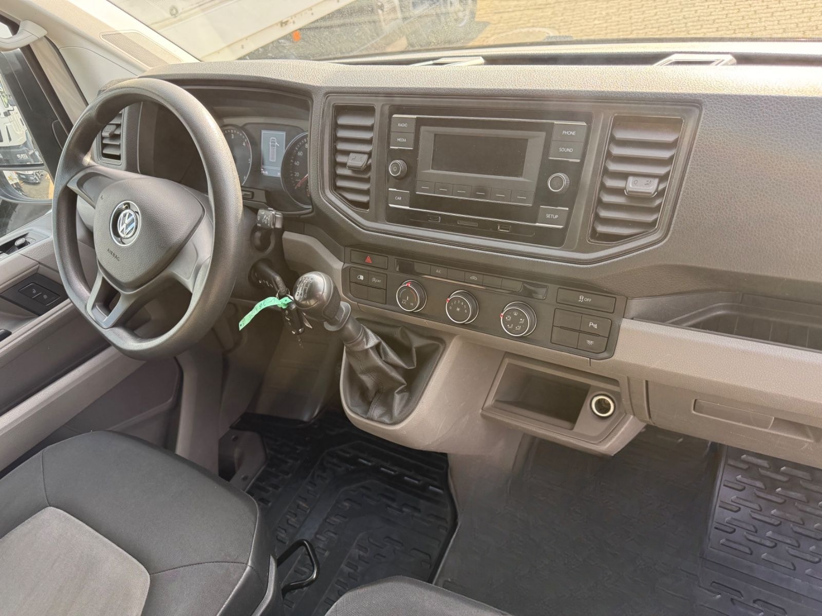 Volkswagen Crafter 35 2.0 TDI Kasten Mittllang Klima LED foto 5
