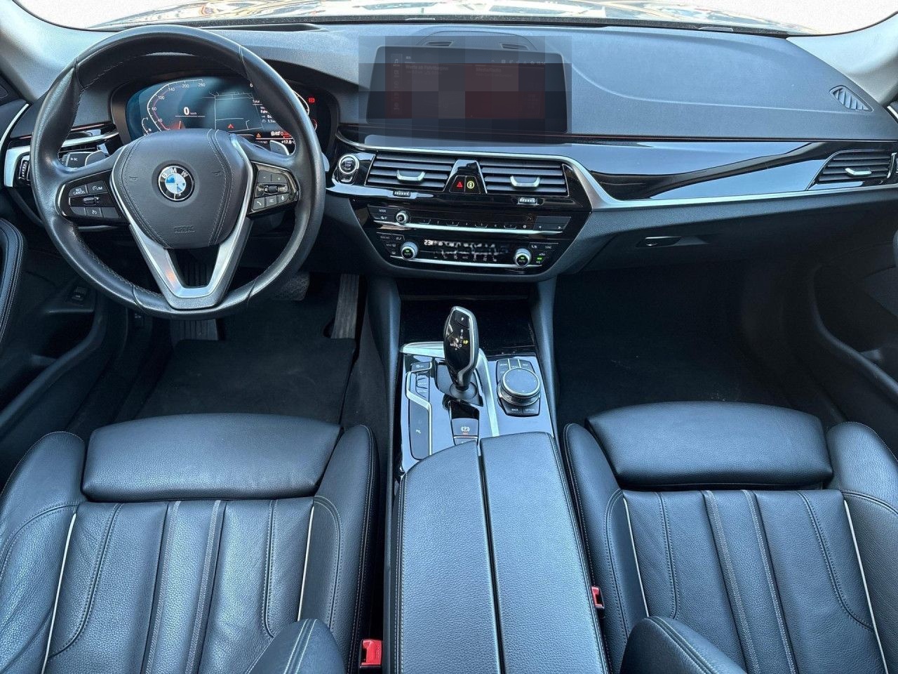 BMW 530d xDr T Sport  AdLED,Kam,HUD,LivePro,18",Hifi foto 11