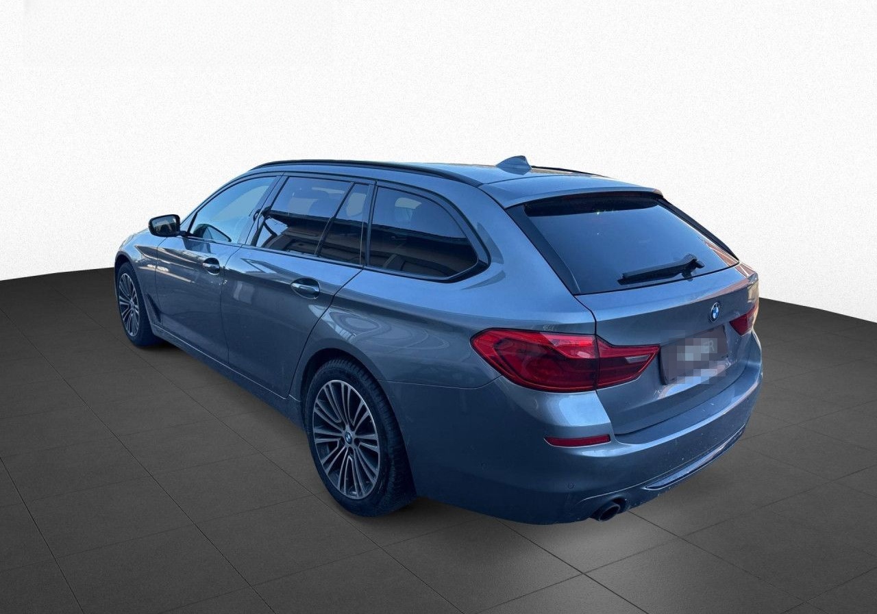 BMW 530d xDr T Sport  AdLED,Kam,HUD,LivePro,18",Hifi foto 5