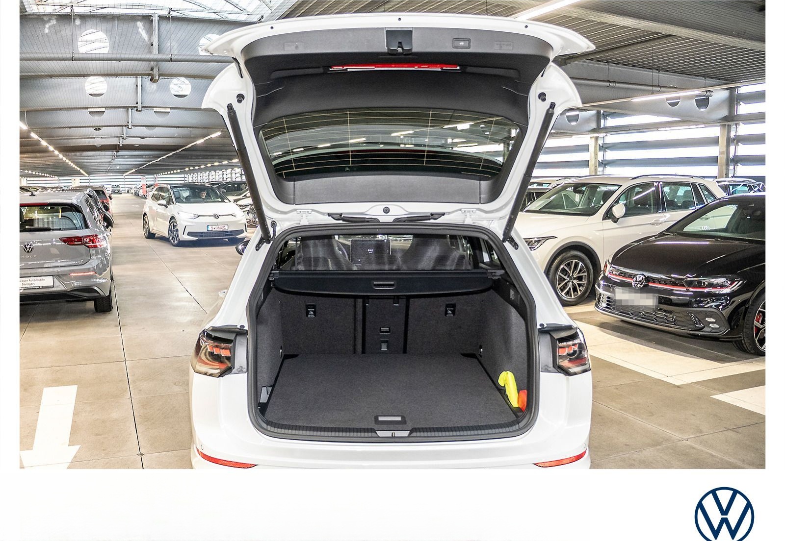 Volkswagen Golf 8 Variant 2.0TDI R-Line DSG Navi Kamera P-D foto 14
