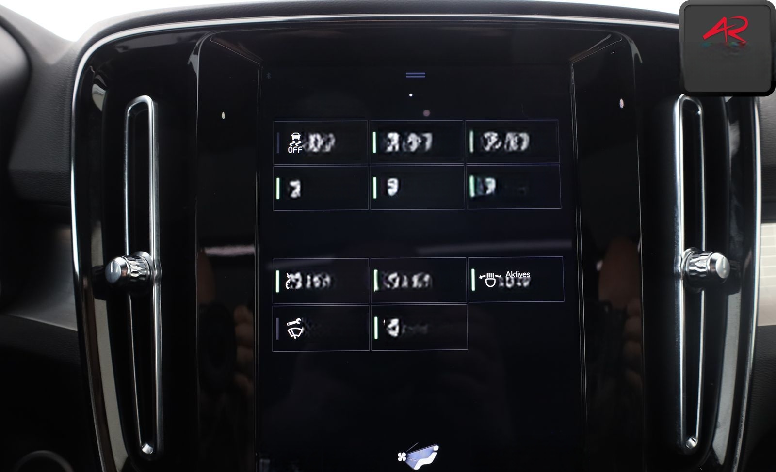 Volvo XC 40 2.0 T4 AWD PANORAMA,SPURHALTE,CARPLAY,LED foto 18