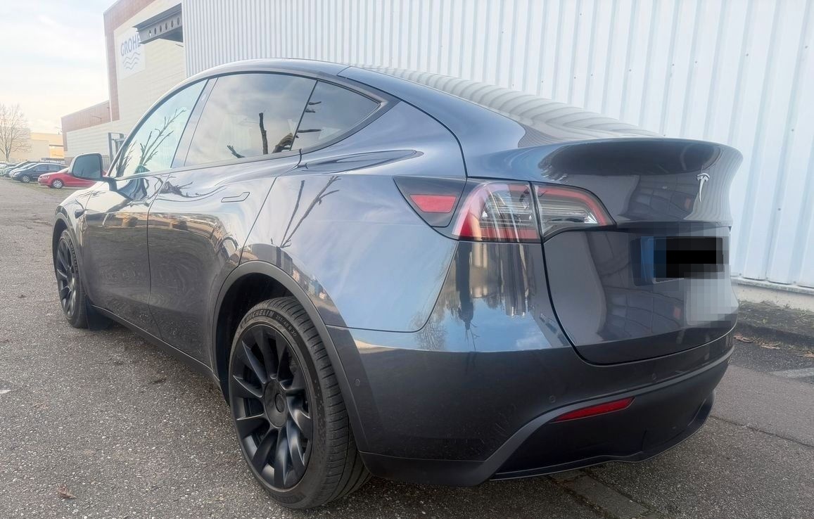 Tesla Model Y Long Range Dual AWD 1.Hand foto 3