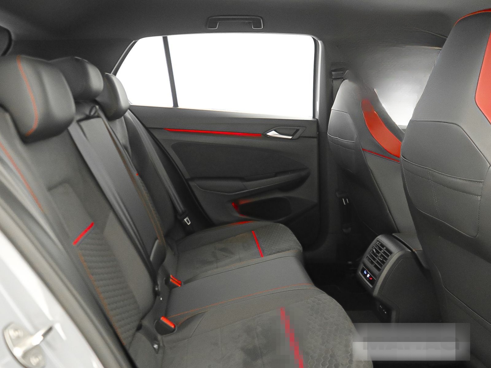 Volkswagen Golf VIII GTI Clubsport 2.0 TSI LED+ Navi ParkPi foto 15