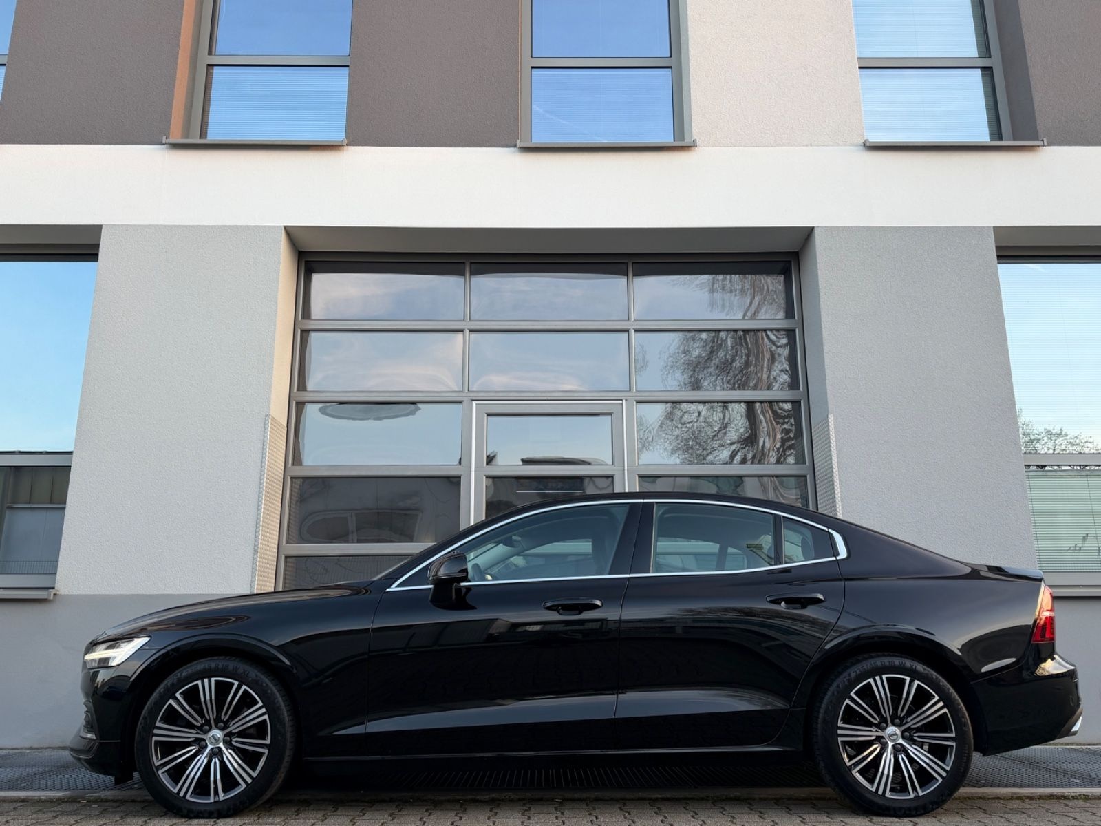 Volvo S60 B4 B INSCRIPTION*LEDER*MEMORY*LED*KEY*NAVI foto 3