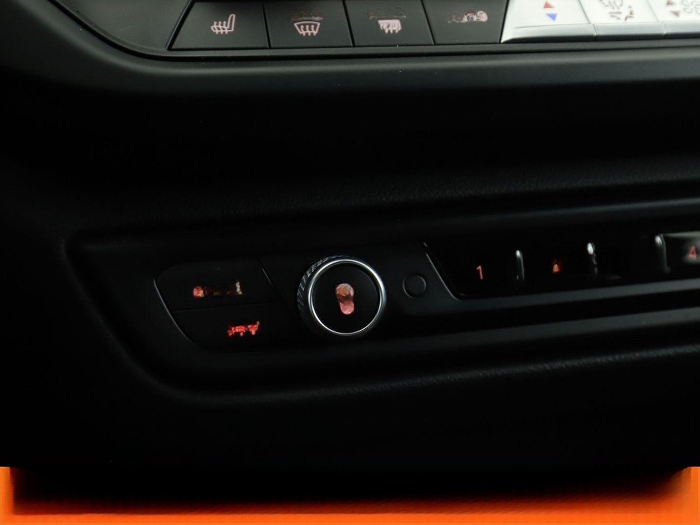 BMW 1er M135i xDrive Aut.*NAVI*HEAD-UP*LED*TEMPO*PDC foto 26
