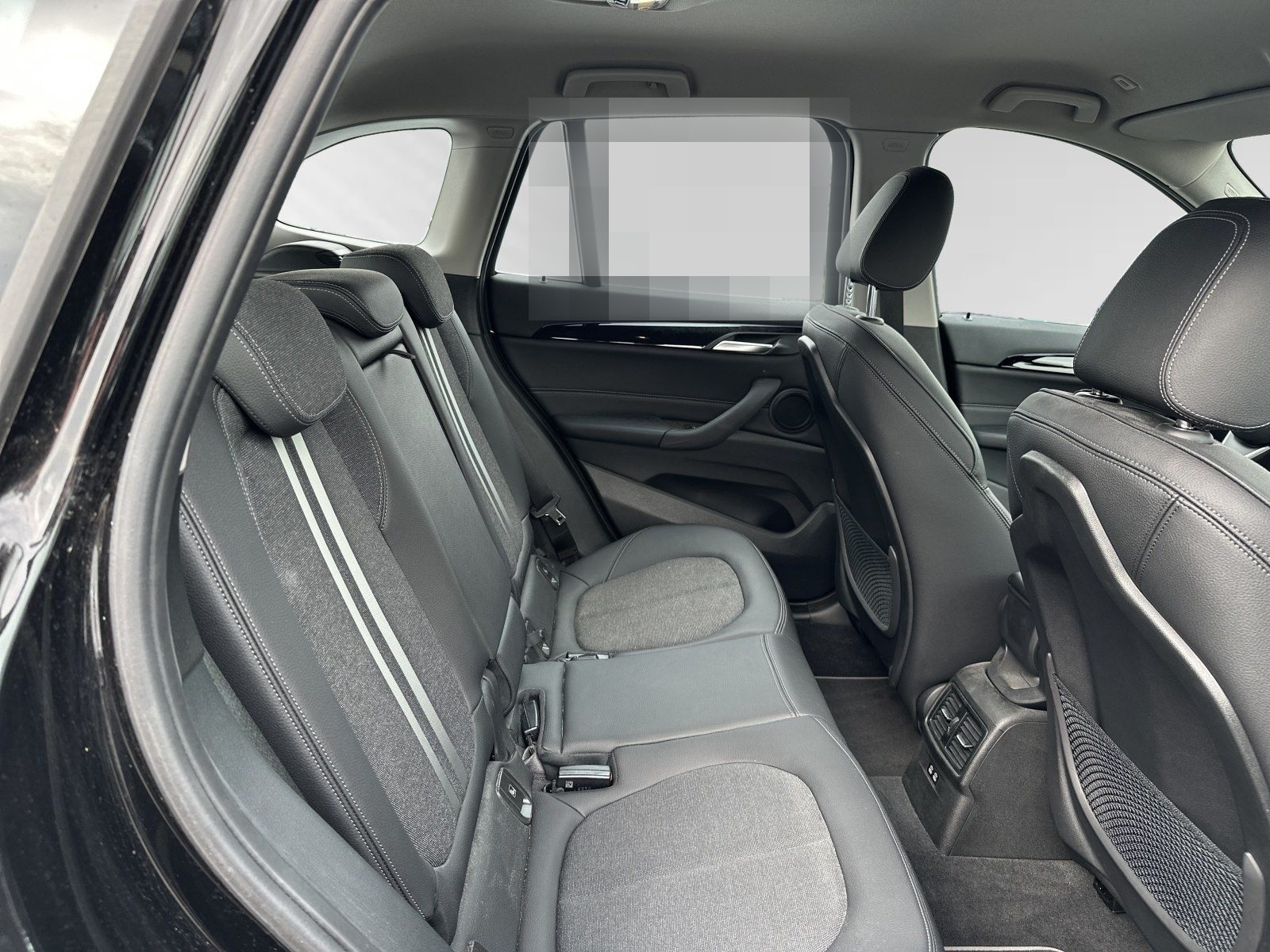 BMW X1 sDrive18d SportLine Aut.|Kamera|Sportsitz|LED foto 13