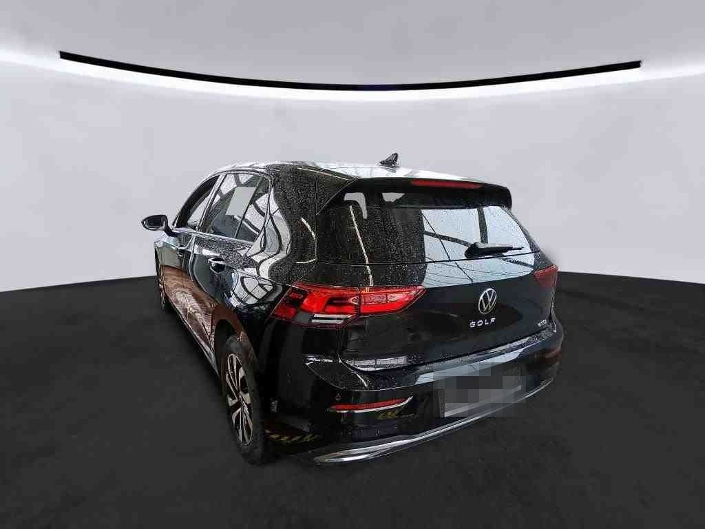 Volkswagen Golf VIII 1.5 eTSI DSG ACTIVE +LED +ACC +VIRTUAL foto 4