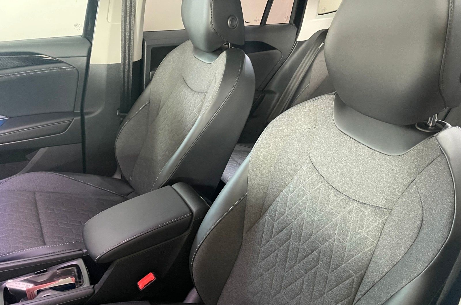 Volkswagen Tiguan 1.5 eTSI 110 kW AHK/LED/PANO foto 14