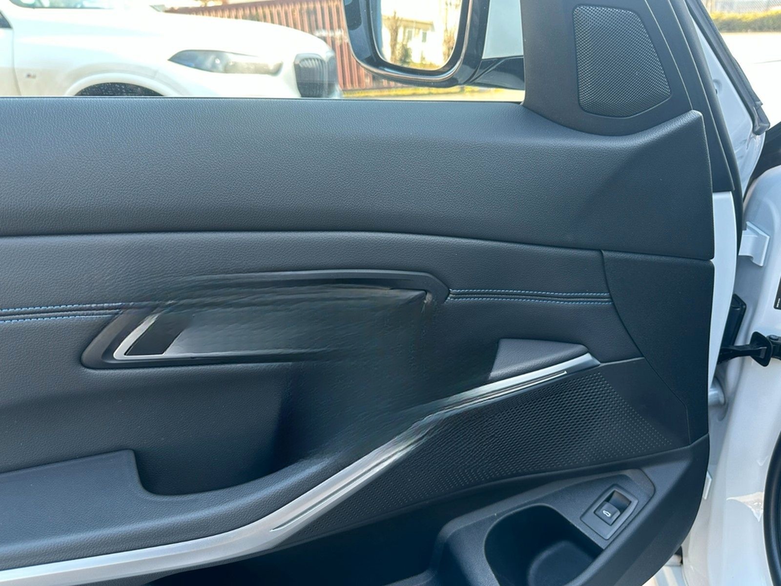 BMW 320iAT M-SPORT LC.PRO ACC KAMERA PANO AD.LED HUD foto 23
