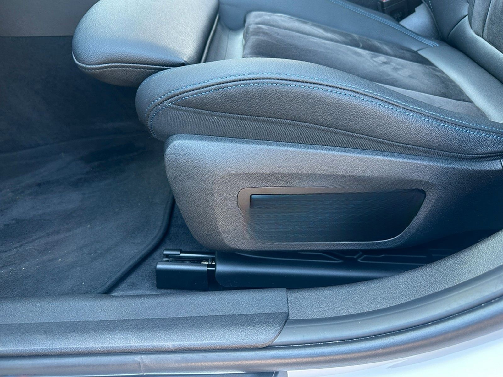 BMW 320iAT M-SPORT LC.PRO ACC KAMERA PANO AD.LED HUD foto 24