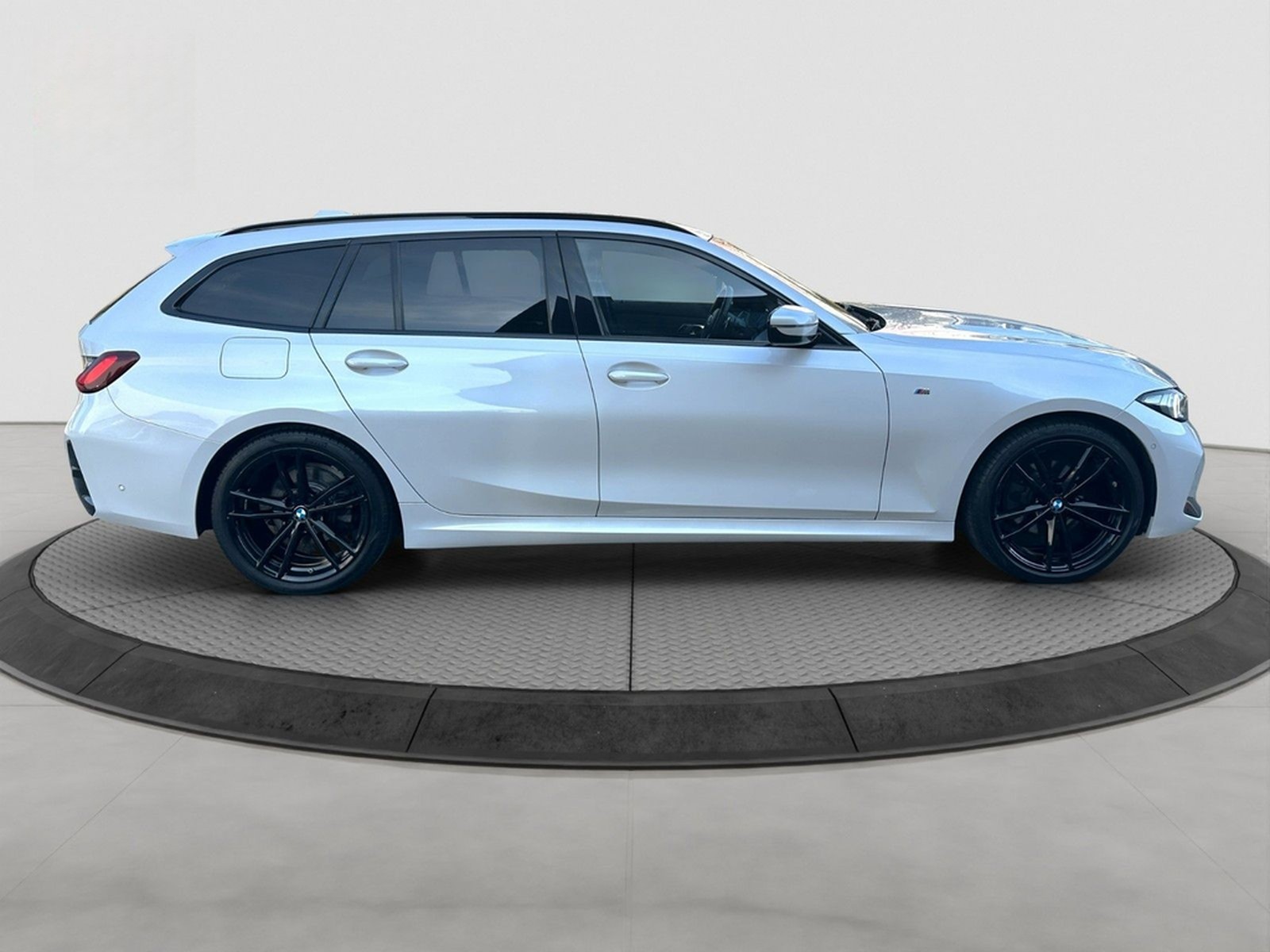 BMW 320iAT M-SPORT LC.PRO ACC KAMERA PANO AD.LED HUD foto 4