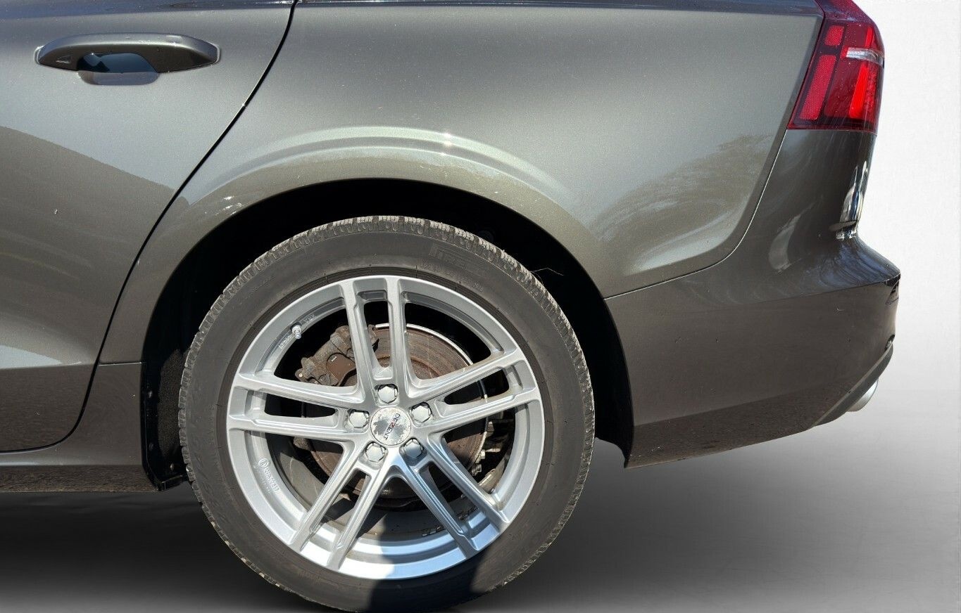 Volvo V60 B3 Benzin Momentum Pro foto 23