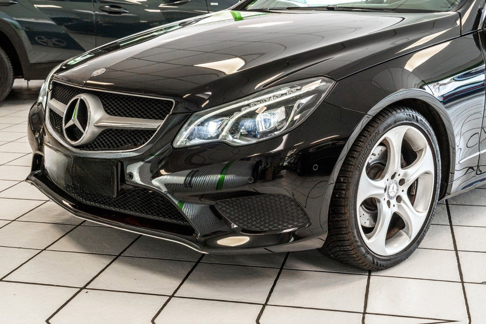 Mercedes-Benz E 200 Cabrio Automatik 184 PS LED Navi foto 11