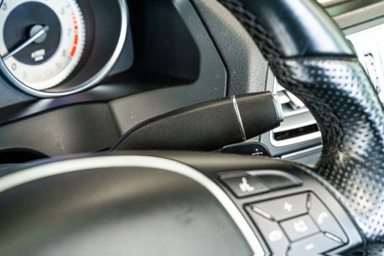 Mercedes-Benz E 200 Cabrio Automatik 184 PS LED Navi foto 18