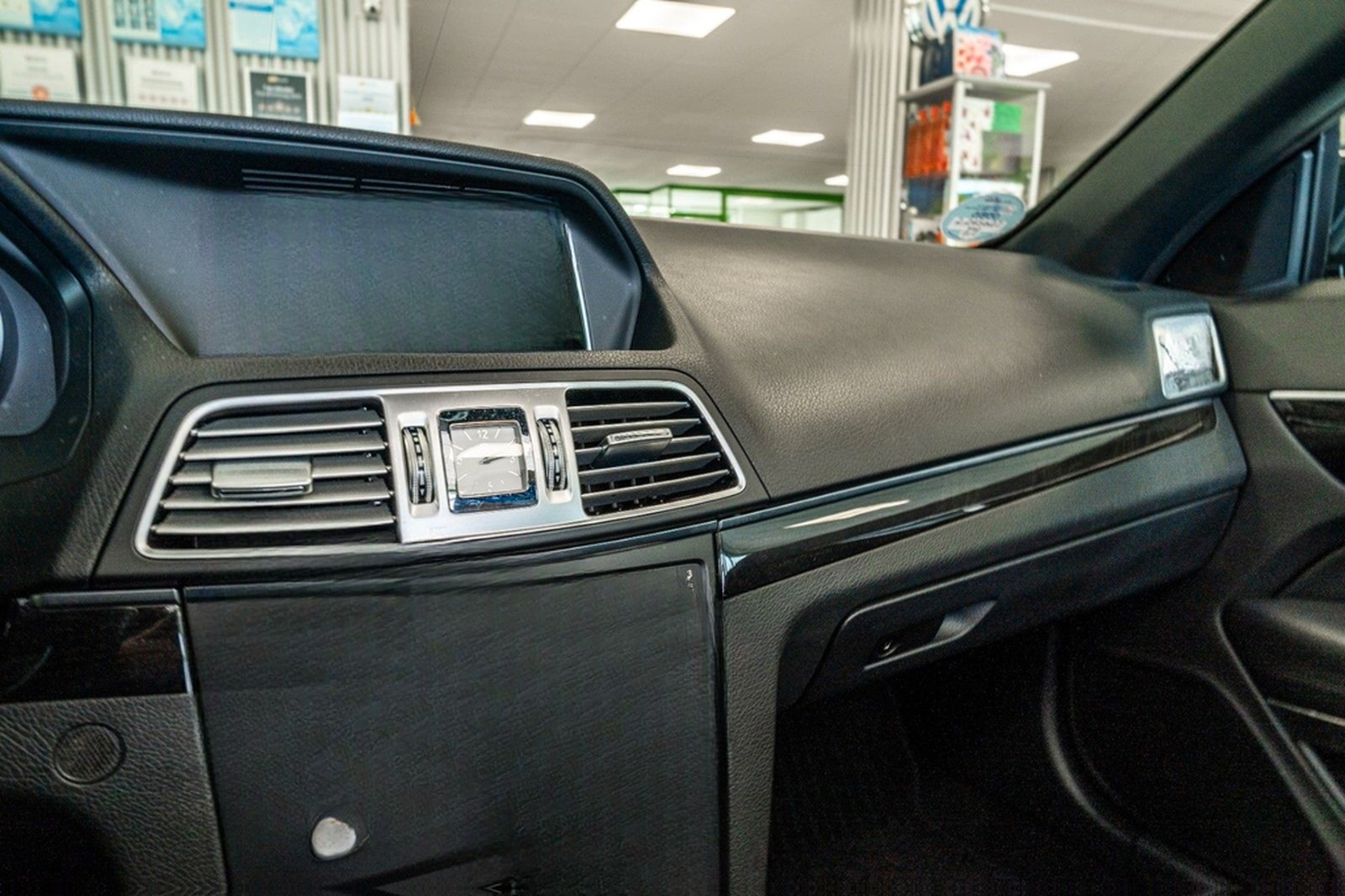 Mercedes-Benz E 200 Cabrio Automatik 184 PS LED Navi foto 20