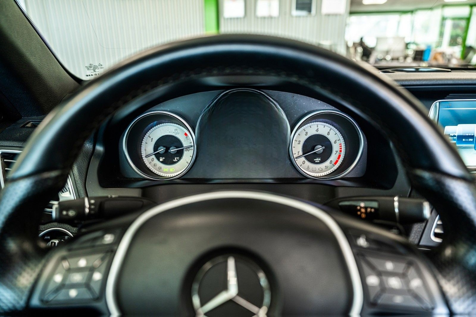 Mercedes-Benz E 200 Cabrio Automatik 184 PS LED Navi foto 26