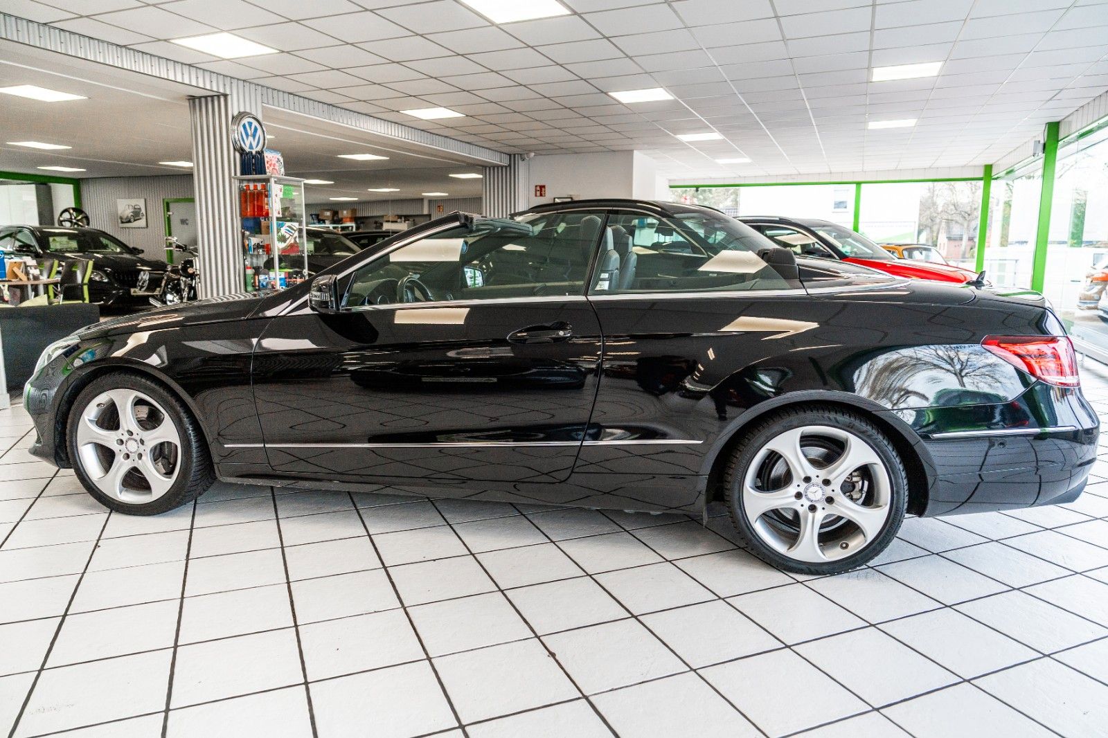 Mercedes-Benz E 200 Cabrio Automatik 184 PS LED Navi foto 5