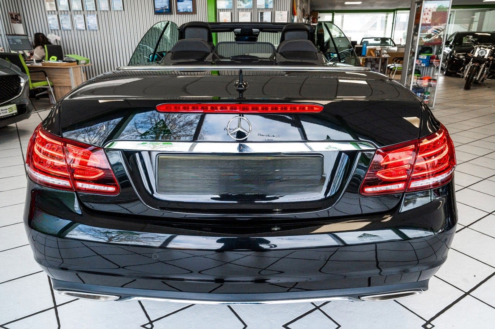 Mercedes-Benz E 200 Cabrio Automatik 184 PS LED Navi foto 9