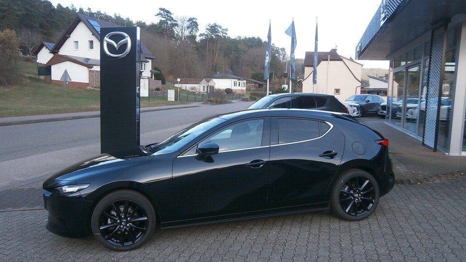 Mazda 3 2.5L e-SKYACTIV G 140PS 6AT FWD HOMURA foto 3