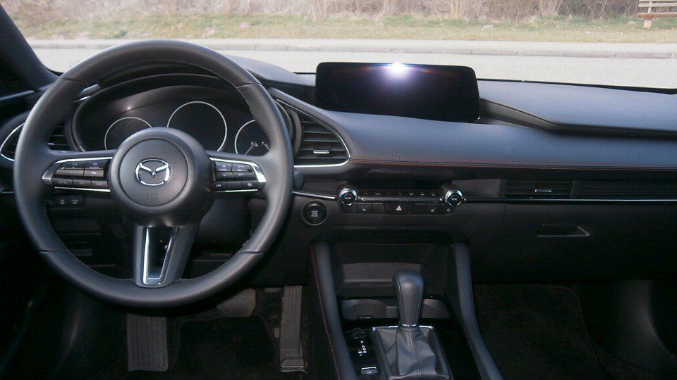 Mazda 3 2.5L e-SKYACTIV G 140PS 6AT FWD HOMURA foto 7