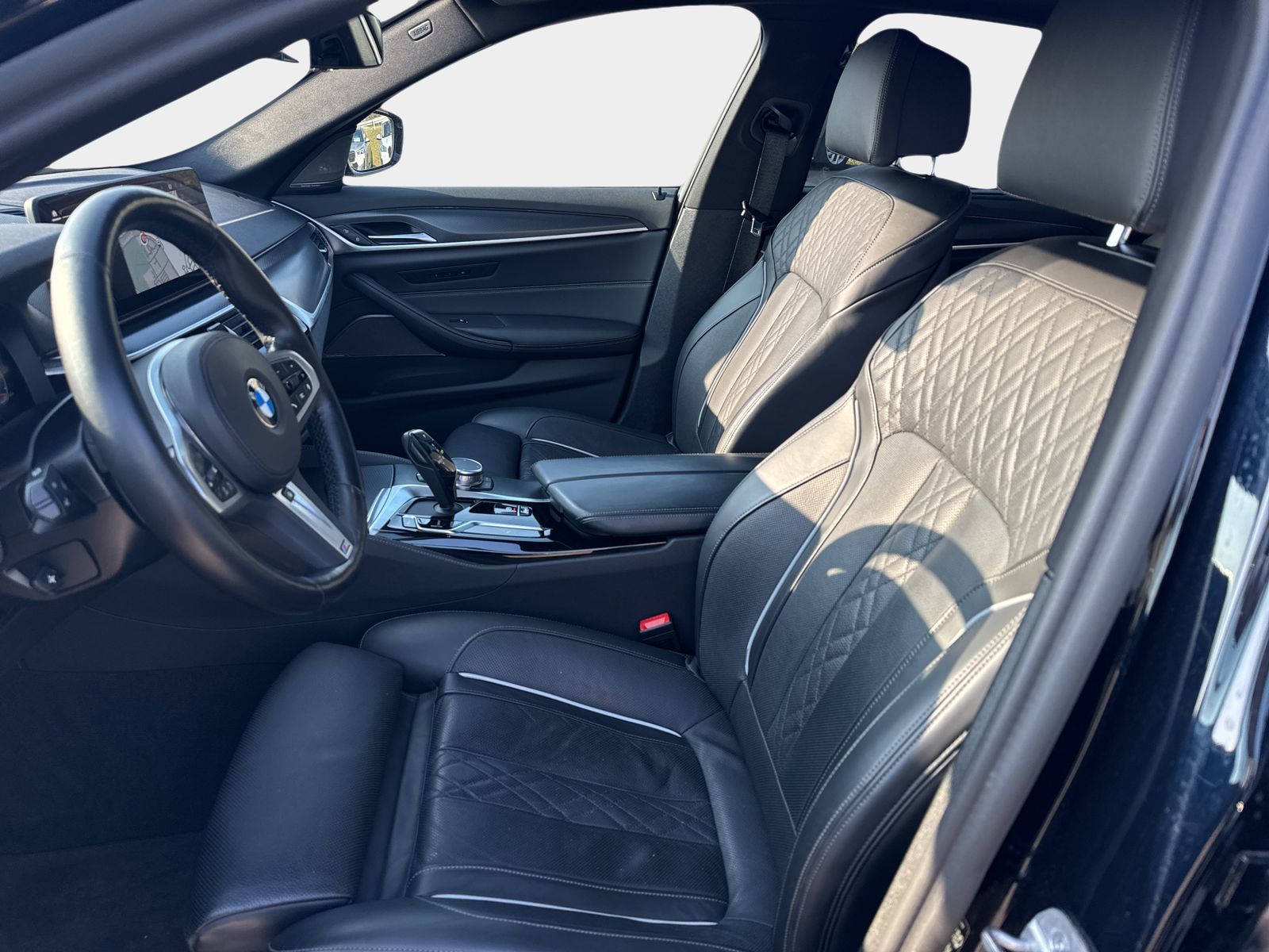 BMW M550i xDrive A Head-Up HK HiFi DAB WLAN GSD RFK foto 15