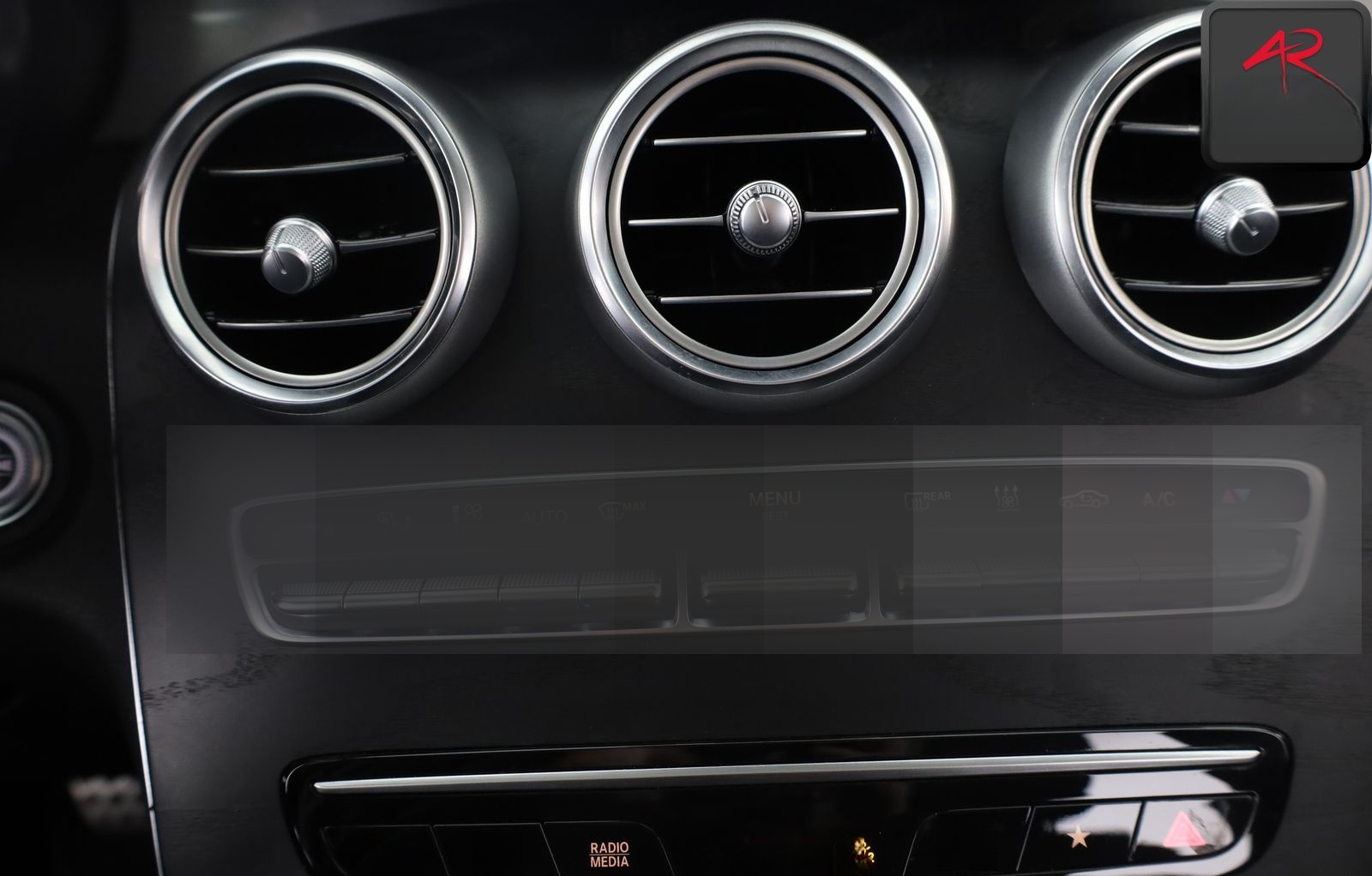 Mercedes-Benz GLC 300 de 4M 3x AMG KAMERA,CARPLAY,PANO,1.HD,SH foto 21