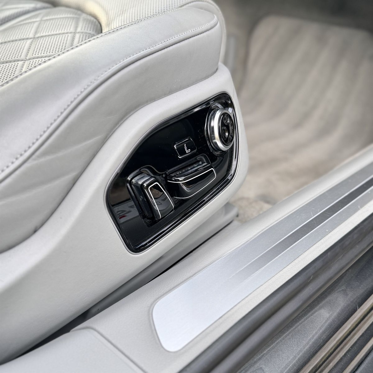 Audi S8 PLUS/4.0QUATRO/MASSAGE/SITZKLIMA Sportp. LED foto 17