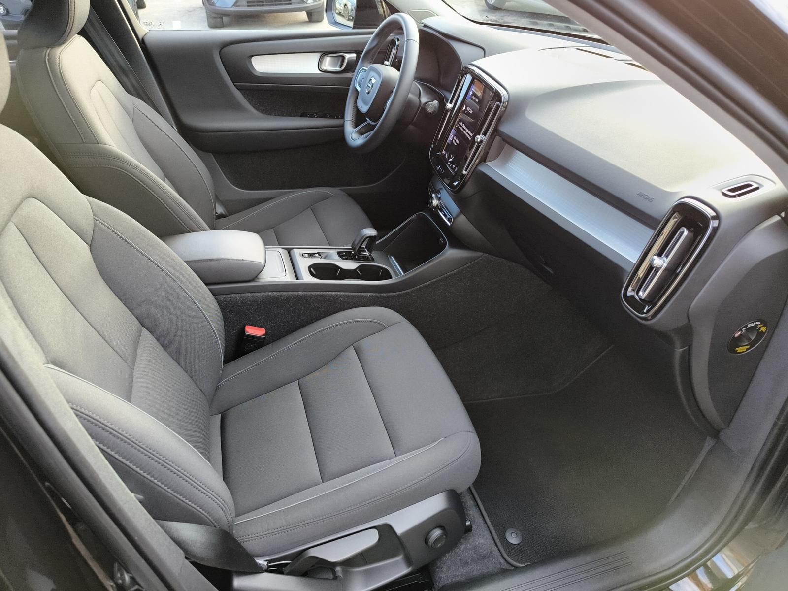 Volvo XC40 T3 Benzin Momentum Pro Navi / ACC / Kamera foto 11