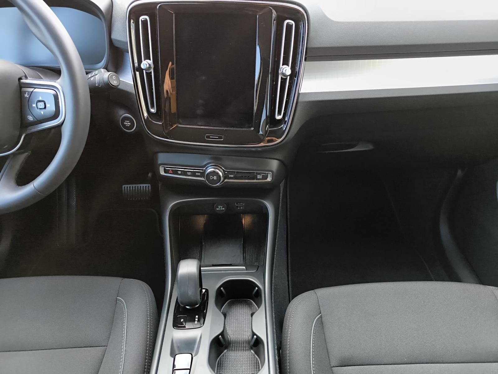 Volvo XC40 T3 Benzin Momentum Pro Navi / ACC / Kamera foto 15