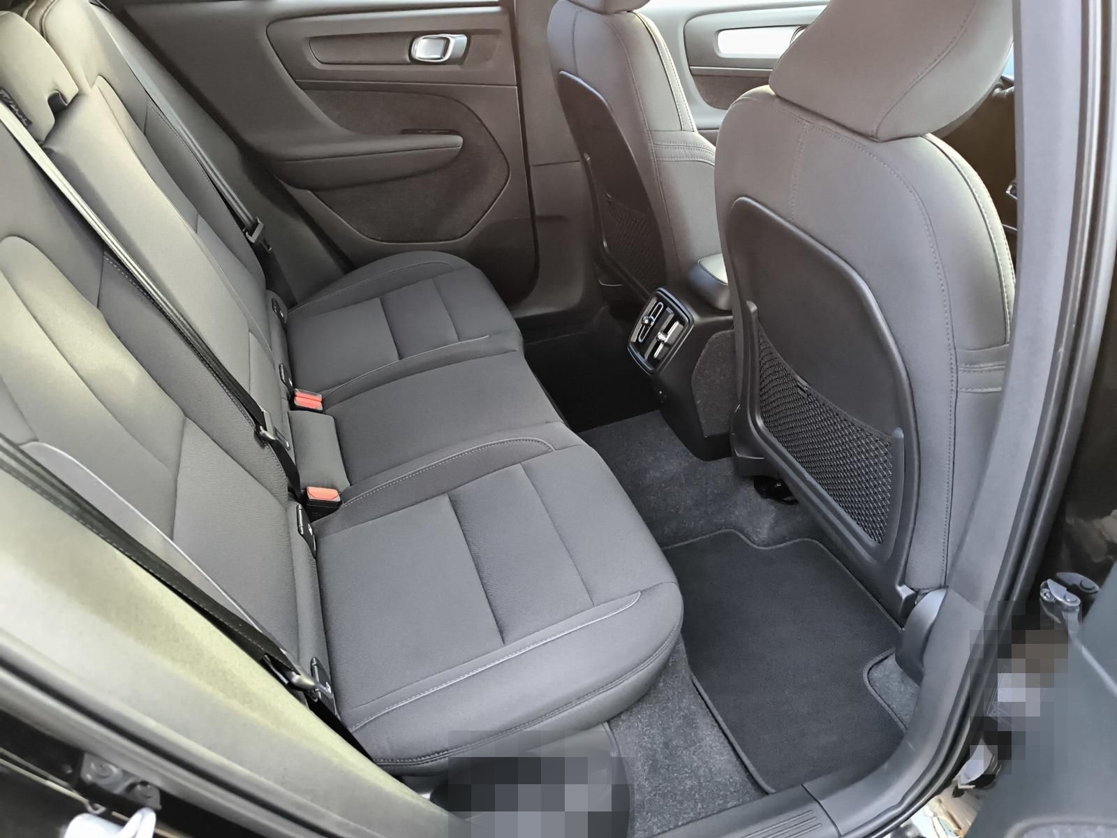 Volvo XC40 T3 Benzin Momentum Pro Navi / ACC / Kamera foto 10