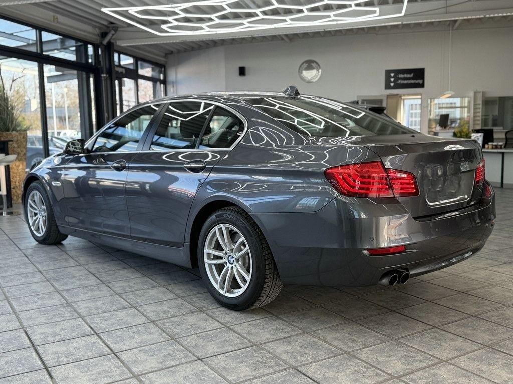 BMW 520 dA xDrive, Navi, Bi-Xenon, Bluetooth, Sitzh. foto 2