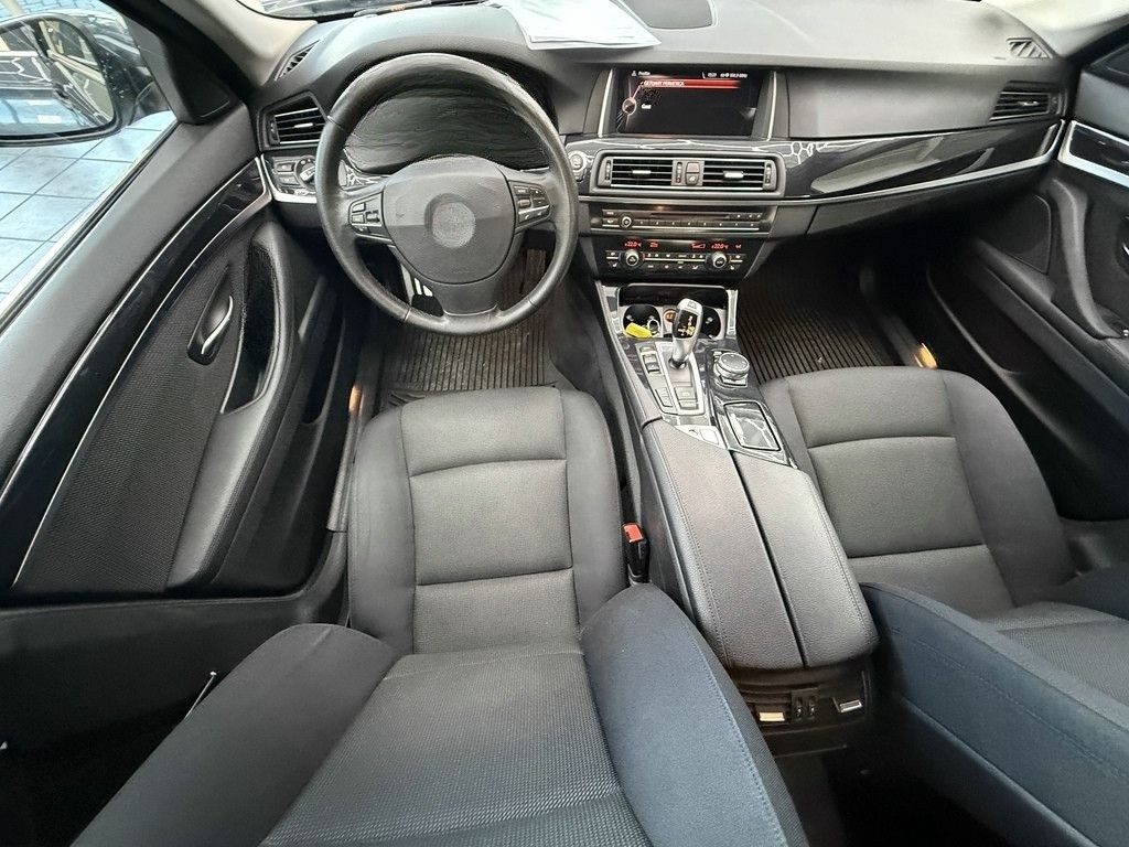 BMW 520 dA xDrive, Navi, Bi-Xenon, Bluetooth, Sitzh. foto 4